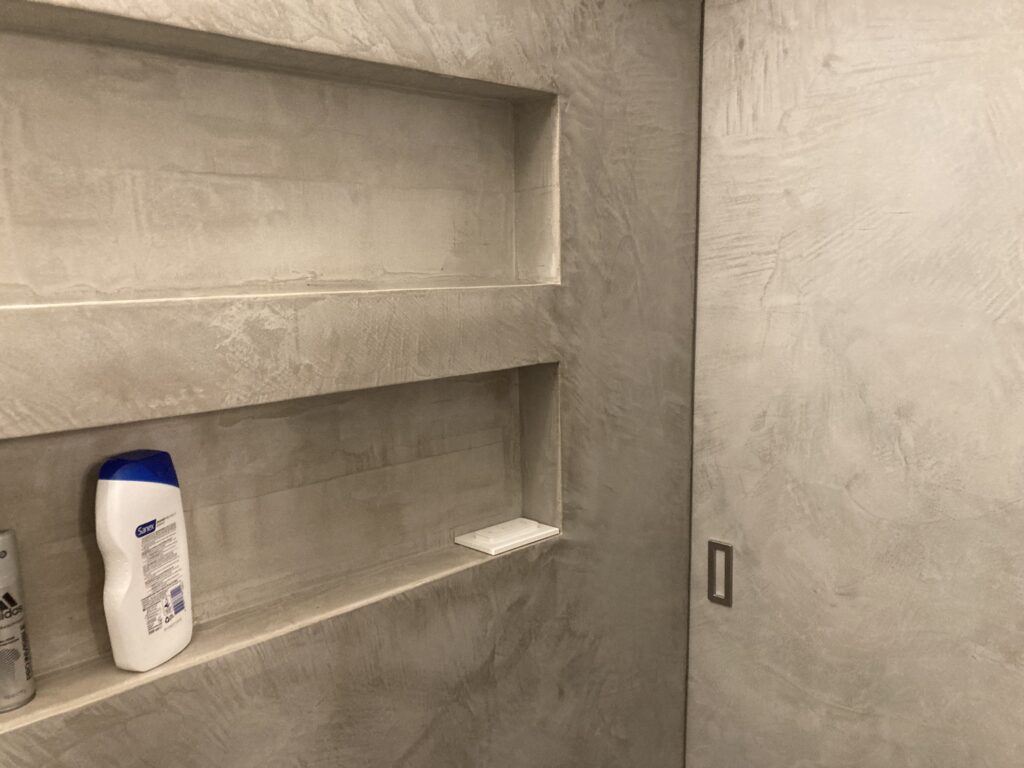 diana-renovation-chantier-isolation-salle-de-bain-mortex-finition-satinee-sur-mesure-prime-region-wallonne - Diana Rénovation - Immo Valorisation