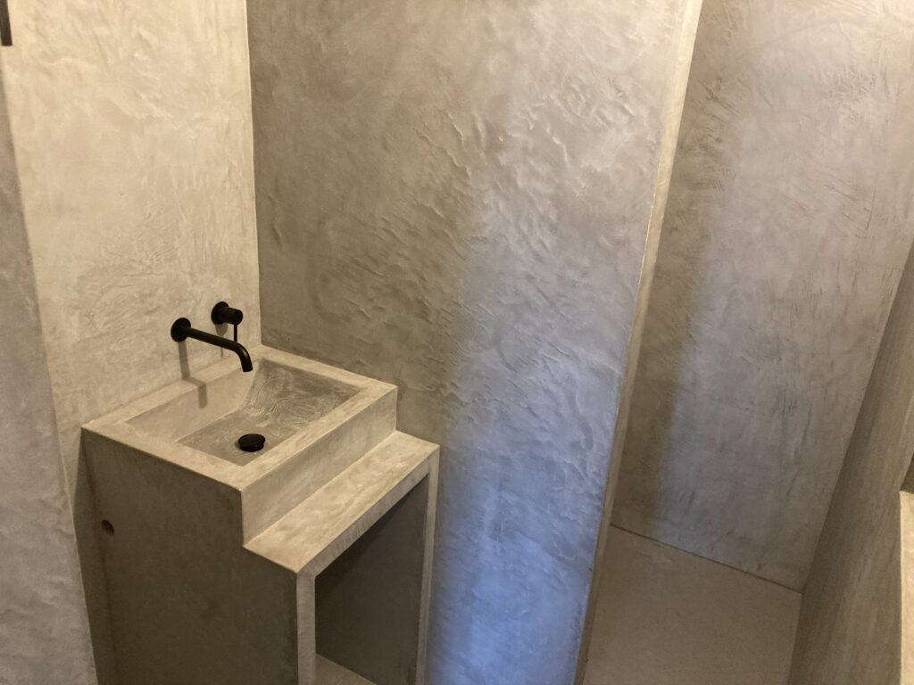 diana-renovation-creation-mobilier-sur-mesure-fleron-salle-de-bain-satinee-unique-mortex-prime-electricite - Diana Rénovation - Immo Valorisation