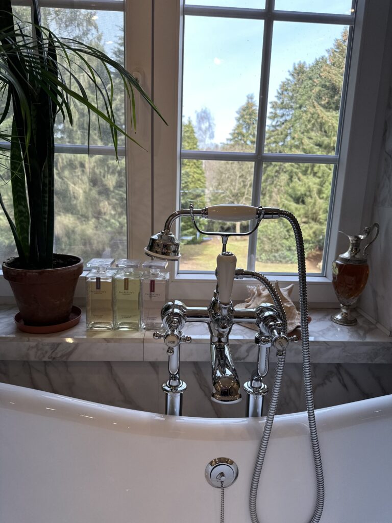 diana-renovation-design-integral-salle-de-bain-blanche-cocooning-neupre-vip-normes-electriques - Diana Rénovation - Immo Valorisation