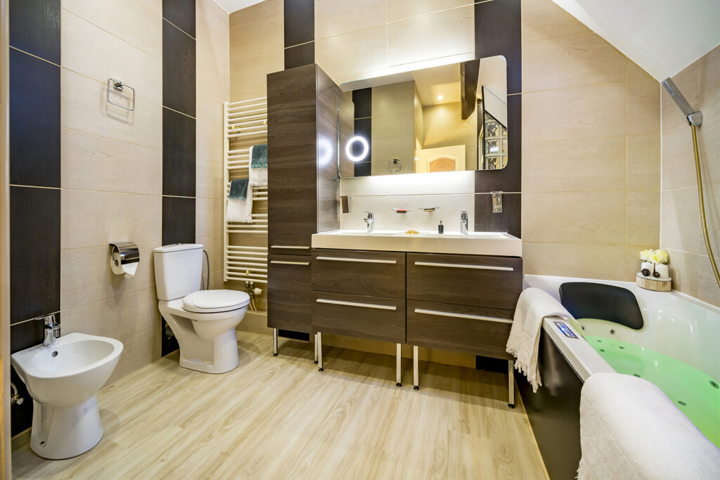 diana-renovation-design-salle-de-bain-moderne-jacuzzi-electricien-liege - Diana Rénovation - Immo Valorisation