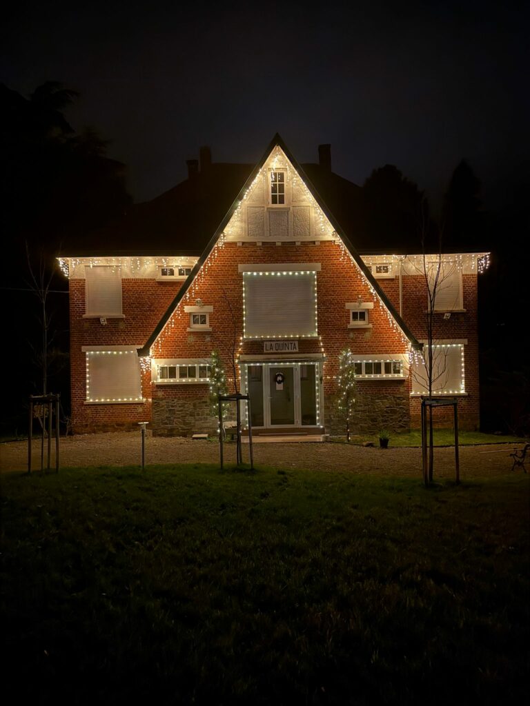 Diana Renovation Eclairage Noel Conformité extérieur nouvel an intervention rapide Spa Liege Seraing Neupre decoration - Diana Rénovation - Immo Valorisation